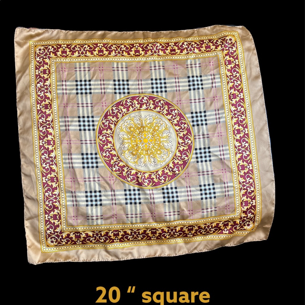 ❤️❤️Vintage Kathie Lee Scarf.  Made in Italy. 20” square. Rare❤️❤️